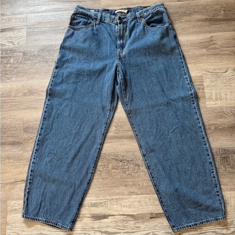 Levis Women’s Premium Baggy Dad Jeans Size 32